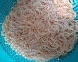 صورة لخطوة 2 من وصفة سباغيتي بالقشدة الطرية والفطر وصفة سهلة وسريعة 😋