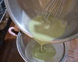Foto langkah ke 4 dari resep Matcha Flan Cake.