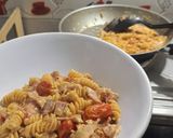 Foto del paso 3 de la receta: Pastas con crema 🍅🧅🥓