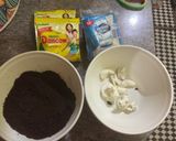 A picture of step 1 of Oreo snowball.