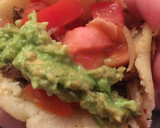 Foto del paso 9 de la receta: Arepas con relleno de lomo al vino desmenuzado