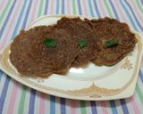 A picture of step 5 of Turai jowar flour chilla.