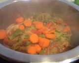 Foto del paso 7 de la receta: Pollo con verduras