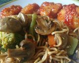 Zöldséges kínai tészta (chow mein) recept fázis 10 fotója