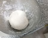 Foto del paso 1 de la receta: Coca de forner con piñones (sin gluten)