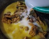 Foto langkah ke 5 dari resep Opor Kuning Ayam Kampung.