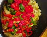 Foto del paso 3 de la receta: Rabo de ternera en salsa de chirivías, pimientos y zanahorias