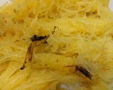 A picture of step 2 of Airfryer Spaghetti squash and fried egg quick lunch.