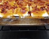 A picture of step 6 of Candied bacon crackers.