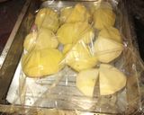 Foto del paso 2 de la receta: Muslos de pollo y papas a la bolsa al horno