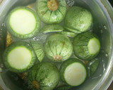 Foto del paso 1 de la receta: Calabacines rellenos de pollo a la Mexicana a la Mario, s