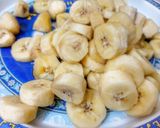 A picture of step 3 of Apple Banana & Melon Chat.