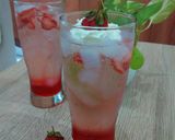 Foto langkah ke 3 dari resep Strawberry Float.
