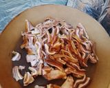 Foto langkah ke 3 dari resep Kuping Babi Masak Mentega.