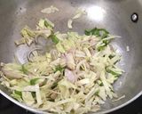 A picture of step 3 of Veg chowmein.