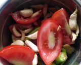 लहसुन टमाटर की चटनी (lehsun tamatar ki chutney recipe in Hindi) रेसिपी चरण 2 फोटो