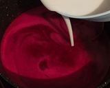 Foto langkah ke 4 dari resep Bubur Sumsum Buah Naga Merah.