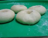 Foto langkah ke 6 dari resep Donat White Ring dan Burger Bun Lembut-Empuk.