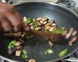 Foto langkah ke 4 dari resep Tumis Terong Cabe Gendot.