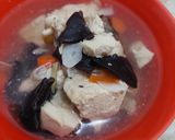 Foto langkah ke 4 dari resep Sup ayam jamur kuping.