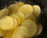 Foto del paso 1 de la receta: Patatas arrieras con gambas y gulas