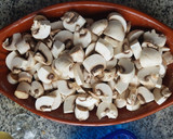 Foto del paso 1 de la receta: Muslitos de pollo con champiñones  7º