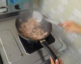 รูปขั้นตอนการทำที่ 2 ของ หมูสับผัดพริกหยวก