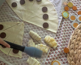Foto del paso 2 de la receta: Croissants fáciles con monedas de chocolate en Airfryer | by Carmen