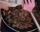 Foto langkah ke 3 dari resep Tumis daging kambing bumbu kecap.
