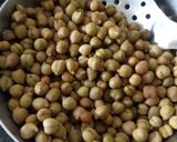 A picture of step 1 of Chana chat.