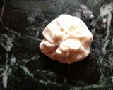 A picture of step 8 of Paneer momos.