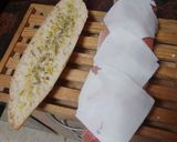 Foto del paso 2 de la receta: Bocadillo de tomate, jamón serrano y queso de cabra
