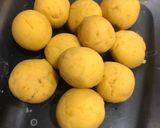 Foto langkah ke 3 dari resep Bola ubi coklat super lumer.