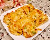 Hình bước làm 3 của món Snack - món ăn vặt từ vỏ bánh pizza
