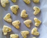 Foto langkah ke 4 dari resep Scone daun kucai & keju cheddar.