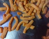 A picture of step 3 of Maida Snacks (Mathri).