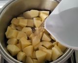 Foto del paso 1 de la receta: Patatas aliñas con gambas