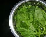A picture of step 5 of Aloo Palak.