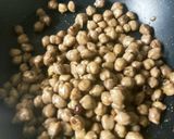 A picture of step 2 of Pindi Chole.