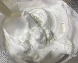 Foto del paso 3 de la receta Pastel de merengue bajo en azúcar con crema de naranja