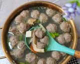 Foto langkah ke 6 dari resep Sop Bakso Tahu Jamur Wortel Berempah.