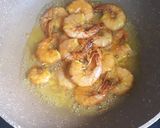 Foto langkah ke 3 dari resep Udang Bumbu Kunyit.