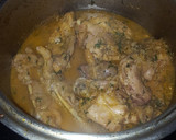 Foto del paso 3 de la receta: Seco de pollo solo con cebolla