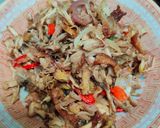 Foto langkah ke 4 dari resep Goreng asam ayam suir.