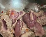 Hình bước làm 1 của món Sandwitch trứng + ba rọi chiên giòn cho bữa sáng