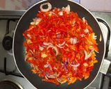 A picture of step 2 of Tomatoes sauce.