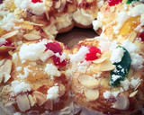 Foto del paso 9 de la receta: 👑Roscón de reyes👑🍒¡Hay quienes queremos disfrutarlo el resto del año!🍒