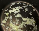 Foto del paso 1 de la receta: Pollo en salsa blanca con hongos y espinaca
