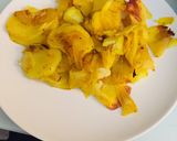 Foto del paso 3 de la receta: Patatas con cebolla al horno y huevos (casi) hervidos