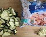 Foto langkah ke 1 dari resep ✨Tumis Zucchini dengan Udang.